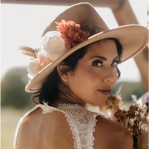 Meet your Posher, Leonela